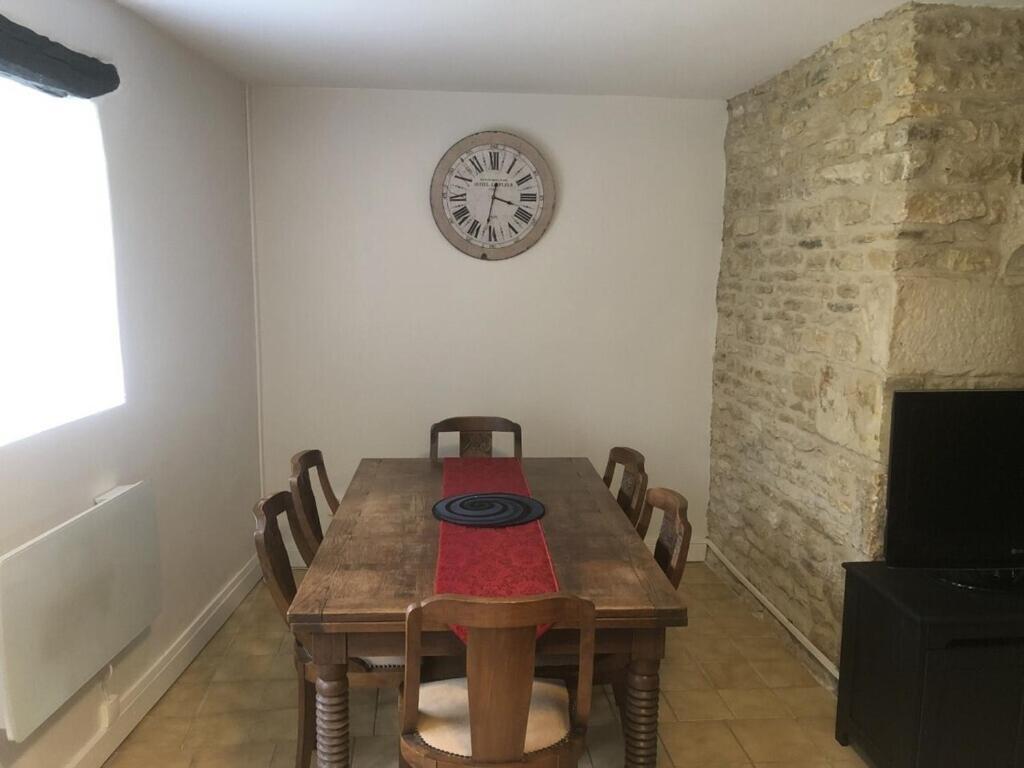 Blacksmiths Cottage In Blanzay - 3 Beds Екстер'єр фото