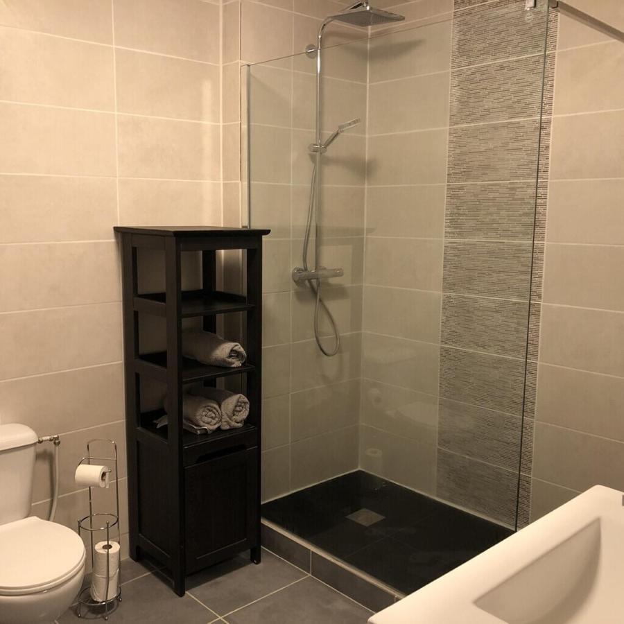 Blacksmiths Cottage In Blanzay - 3 Beds Екстер'єр фото