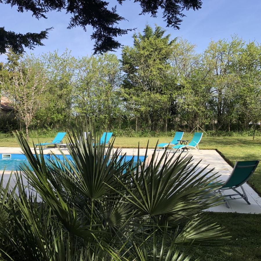 Blacksmiths Cottage In Blanzay - 3 Beds Екстер'єр фото